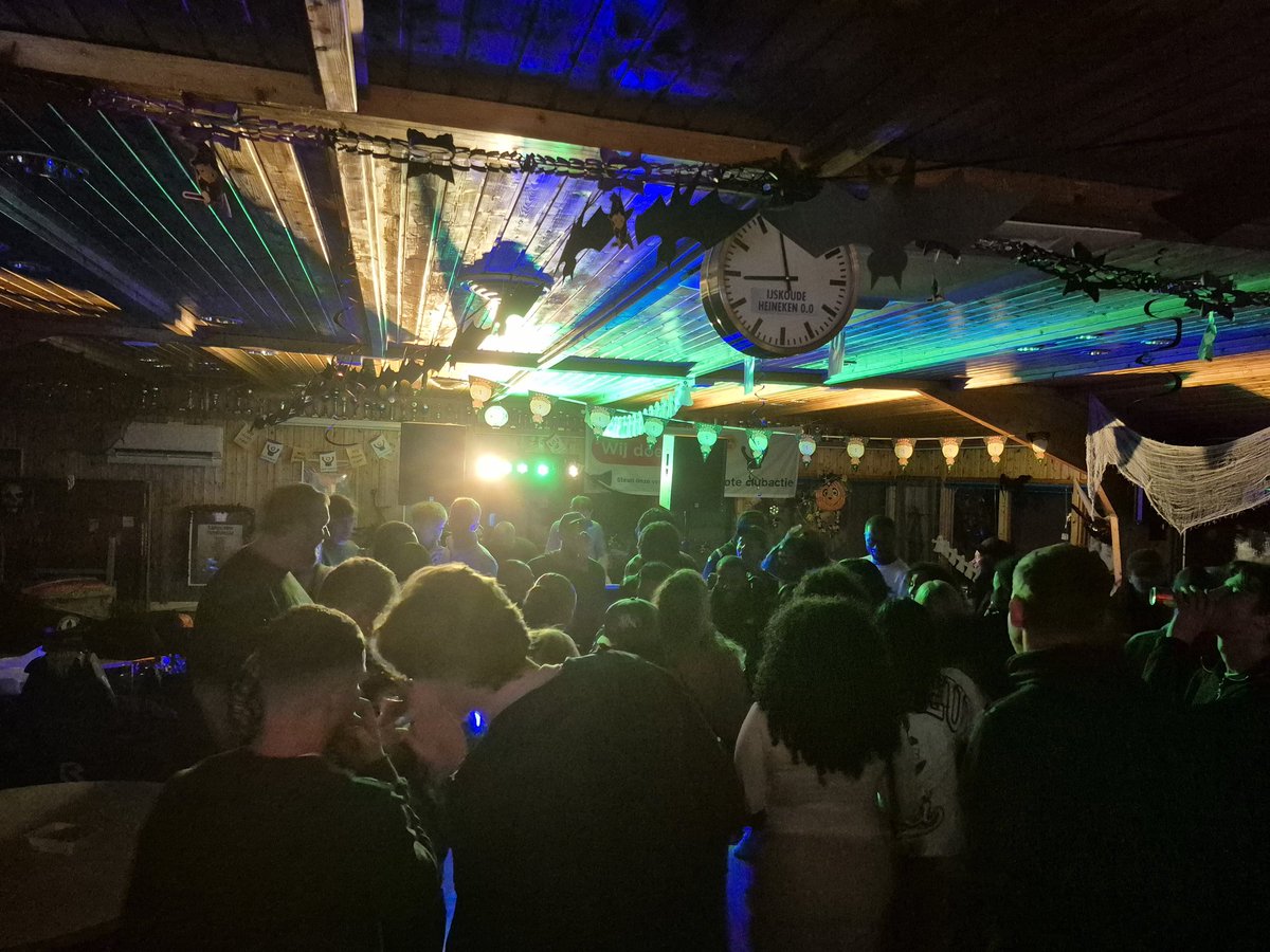 Samen met onze vrienden van <a href="/FCMaense/">FC Maense Rotterdam</a> vieren we vanavond gewoon een feestje!