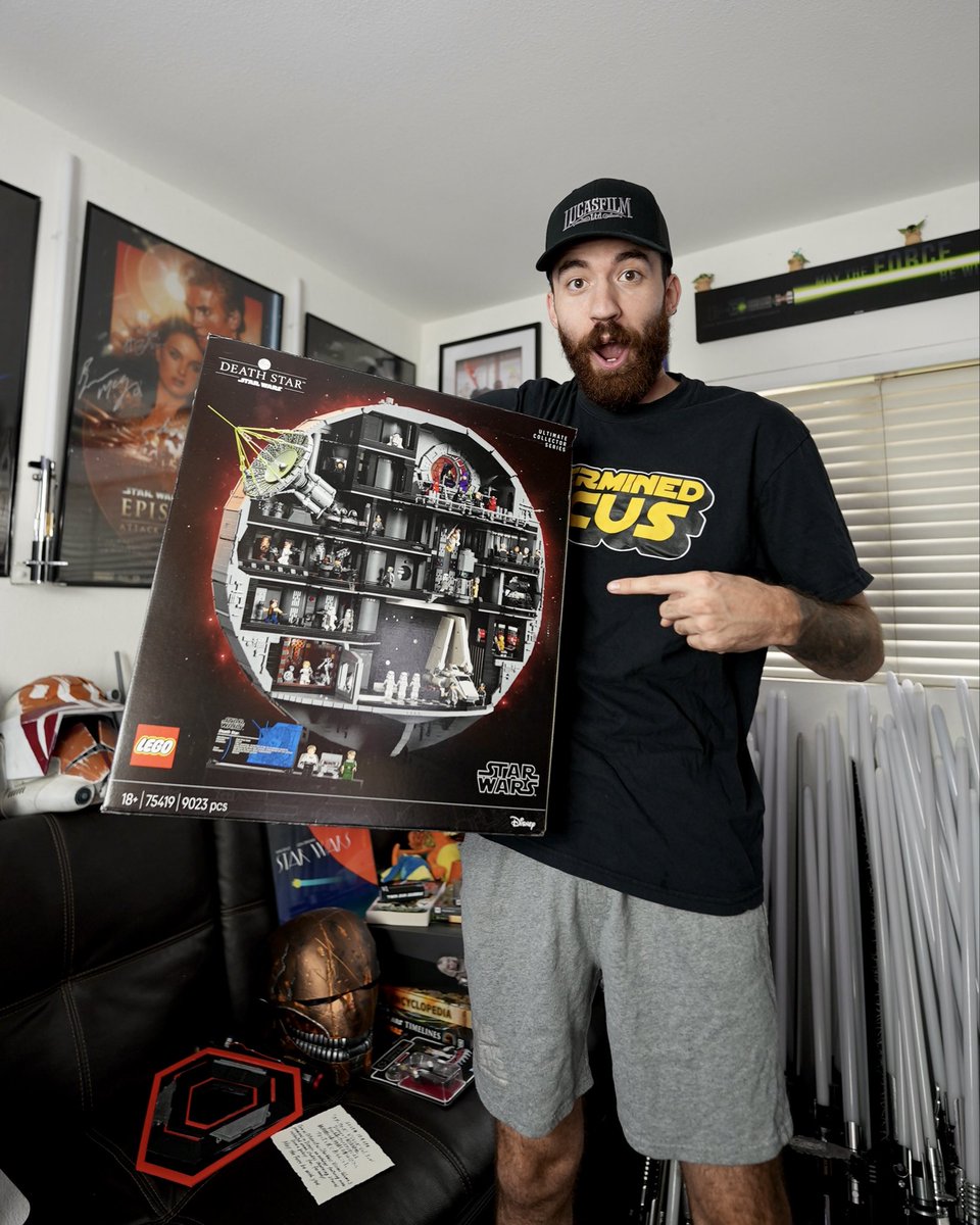 lukesoutpost's tweet photo. This might be the greatest day of my life… #LEGOPartner #LEGOStarWars @LEGO_Group @starwars https://t.co/NI0cKw19PT