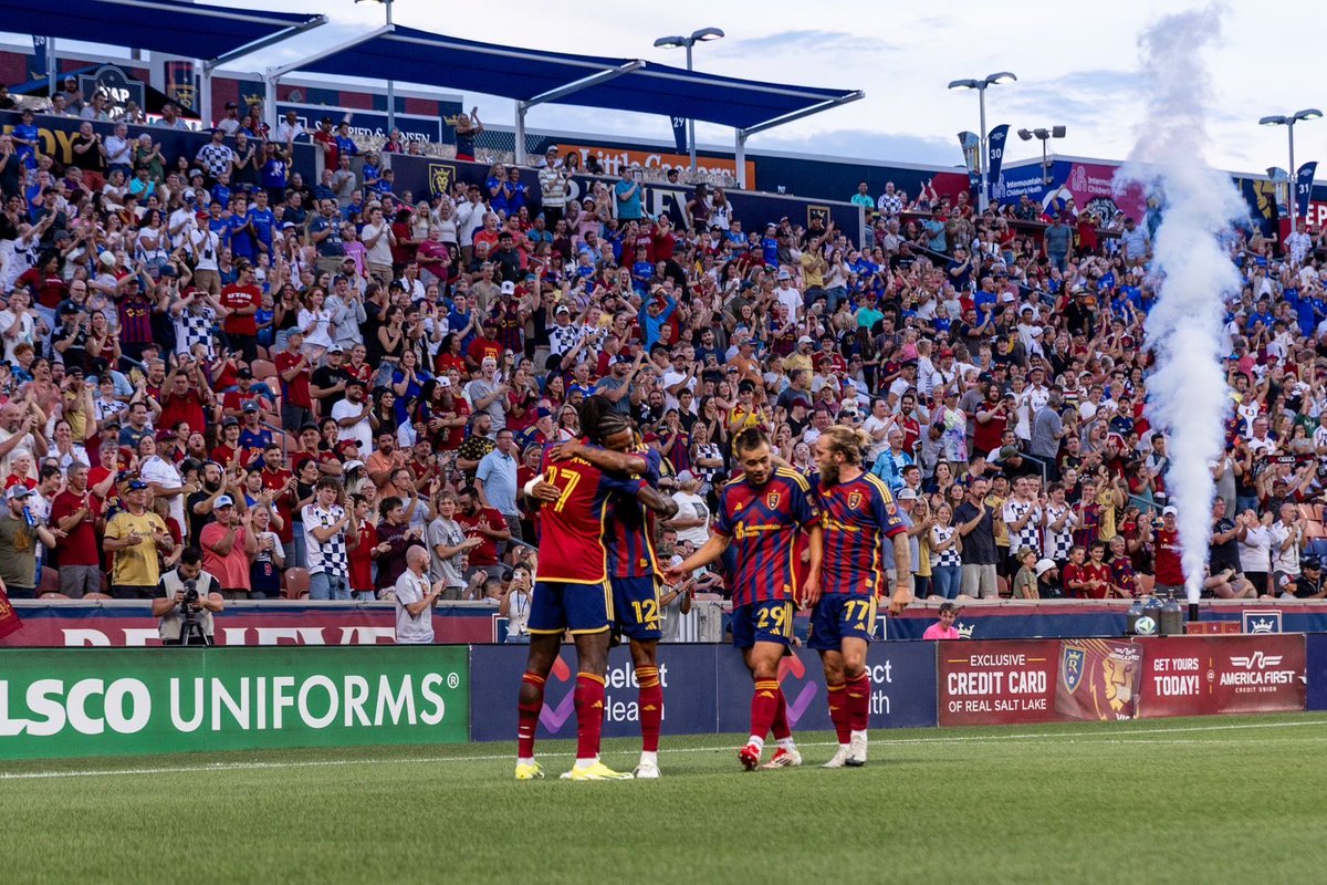 olatunjivicfp's tweet photo. Throwing it back to Olatunji Victor's unforgettable debut goal for RSL! ⚽🔥 A moment that lit up the MLS season and left us all buzzing. Here's to more magic in the next chapter! 💪 #RSL #OlatunjiVictor #GoalFlashback
@OV19OFFICIAL @realsaltlake https://t.co/lNFVQvAlcZ