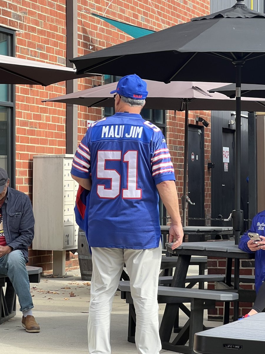 SladeLieutenant's tweet image. Love the dedication #gobills