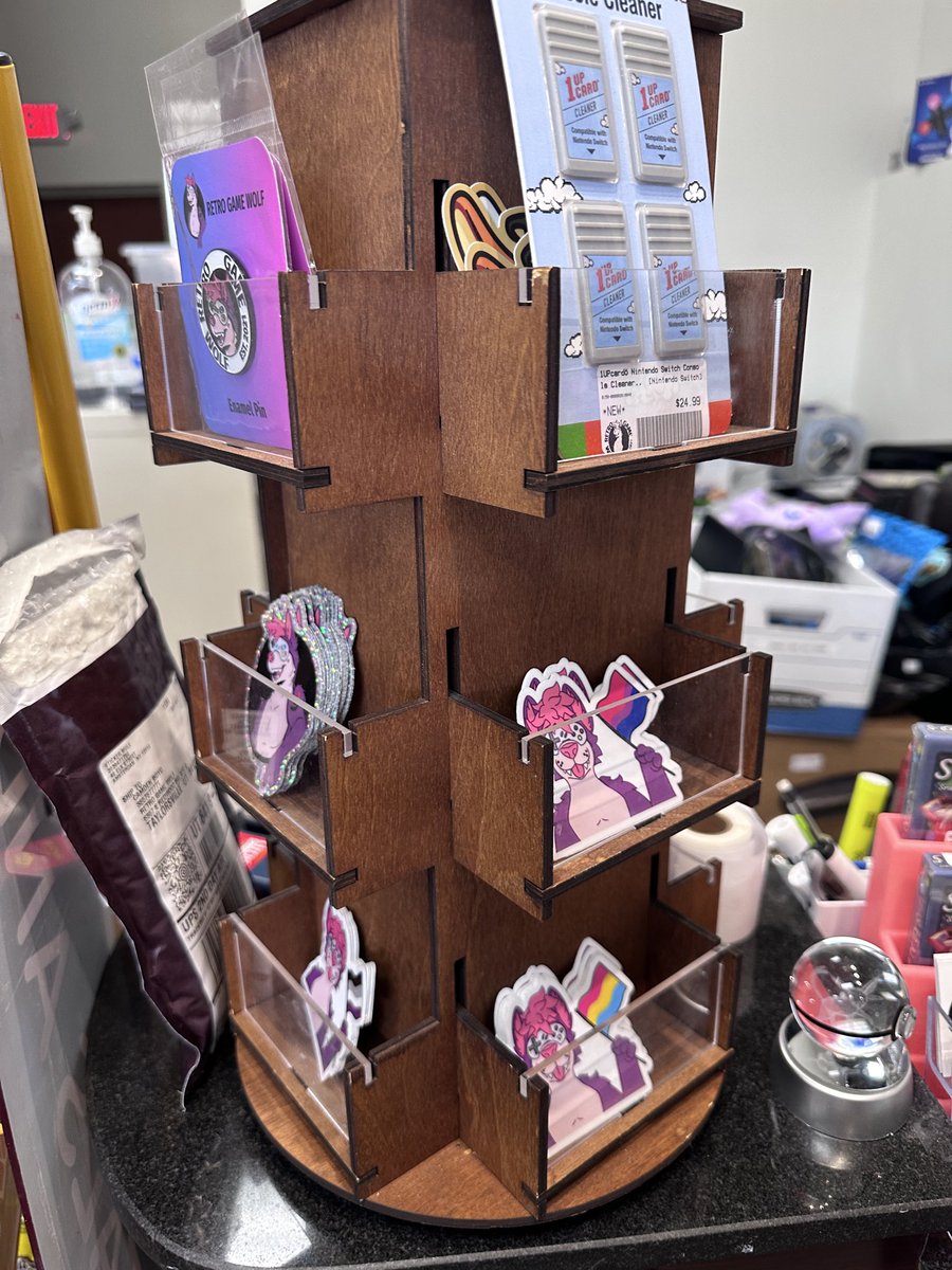 MazeTheLion's tweet image. Utah has a furry game store!! #RetroGameWolf