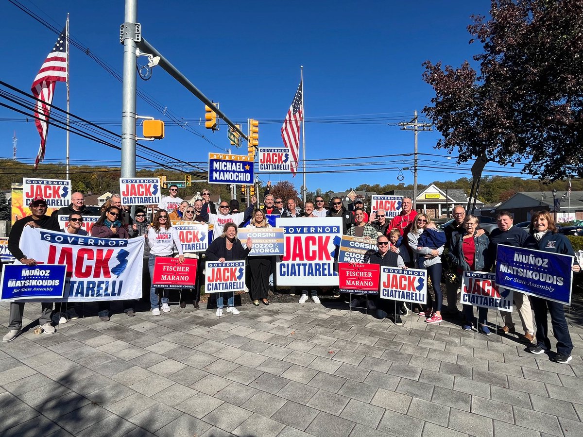 Somerset County is fired up for Early Voting! 🔥 Fantastic crowd here in Warren Twp. this morning to kick off the first day of in-person Early Voting.