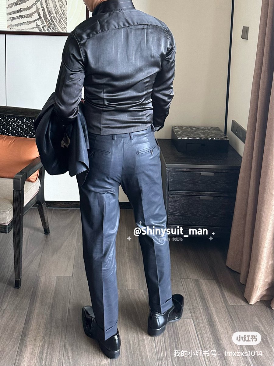 Shinysuit_man (@shinysuit_man) on Twitter photo 