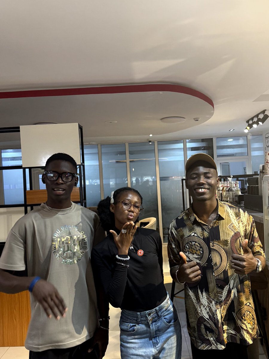 I attend a lot of events
Soon I'll be getting paid by projects to go to events,meet new people, and talk to them about their product 
And yes if you've met me irl,you should know I'm 100% good at it😅❤.
Anyways putting this out here cos I'm manifesting paid ambassadorial gigs