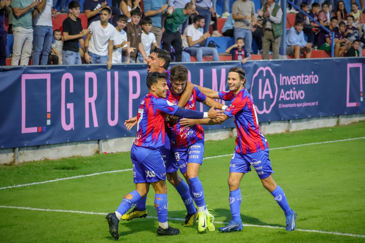 🏟 #YeclanoLinares 1️⃣-0️⃣

🙌🔝🍍 ¡Gran trabajo de todos para conseguir seguir sumando de tres en casa 🆚️ <a href="/Linares_Dptvo/">Linares Deportivo 💙⚒</a> y seguir imbatibos tras parar Borja un penalti en los últimos minutos! 🔐🏡💪

⚽️ <a href="/totti10vc/">Antonio Vera Carrillo</a> (53')

#NoDudaría 📢 #SegundaRFEF
#GraciasAfición 📸 #TeresaRojas