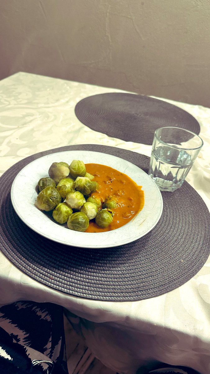 Mamagefluester's tweet image. Rosenkohl.

Das ist der Tweet!