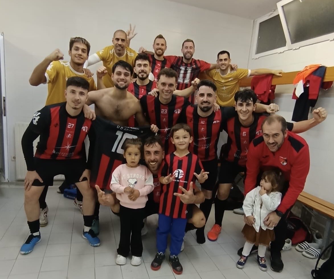 Gran victoria ante el líder! Este es el camino a seguir!!!! 
VAMOS ⁦<a href="/UDAzuquecaFutSa/">UD Azuqueca FS (Oficial)</a>⁩