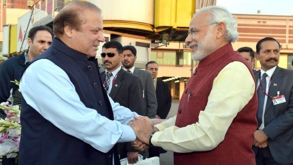 AffuQ's tweet image. Can you explain this? Modi meeting with Nawaz Sharif in Pakistan. Vajpayee meeting and hosting Kashmir leaders! #BJPPakistanAgent #ModiPakistan