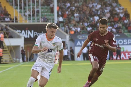 👕 Ianis Hagi, 27yo AM
🏟️ Kocaelispor 2-0 Antalyaspor
🏆 #SüperLig 🇹🇷

⭐️ 6.9 rating
🎯 15/16 (94%) passes cmp
🔑 1 key pass
🚀 2/4 crosses &amp; 3/3 long balls
💪 7/12 ground &amp; 0/2 aerial duels
❌ 3 tackles
💥 1 shot on target
🔀 1/3 dribbles
❗️ fouled 3x