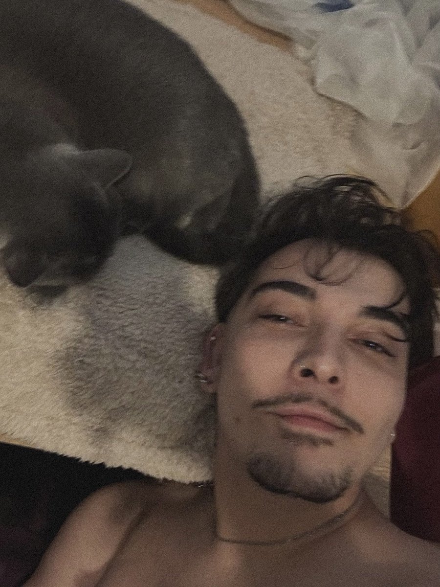 Berkmoon tweet media