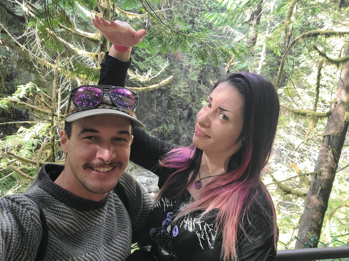 Twister / RapidlyFallingFuck tweet media