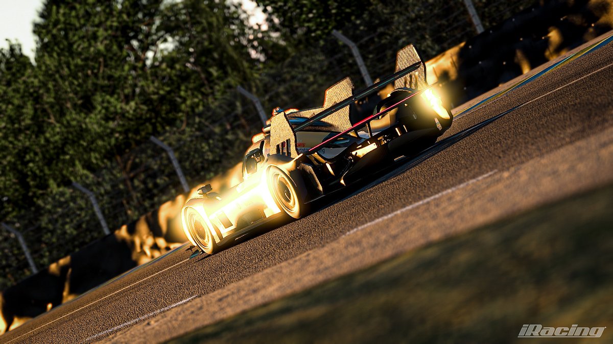 ApexPredatorRac's tweet photo. 🔴 Live – 24h Le Mans Update
Job done! Florian and Lucas have completed their stints. Together they drove 198 laps and now it’s Dennis taking over for the first time. 💪🔥

#iRacing #LeMans24h #SimRacing #EnduranceRacing #EsportsRacing #LiveTicker https://t.co/NhzhlmpNVm