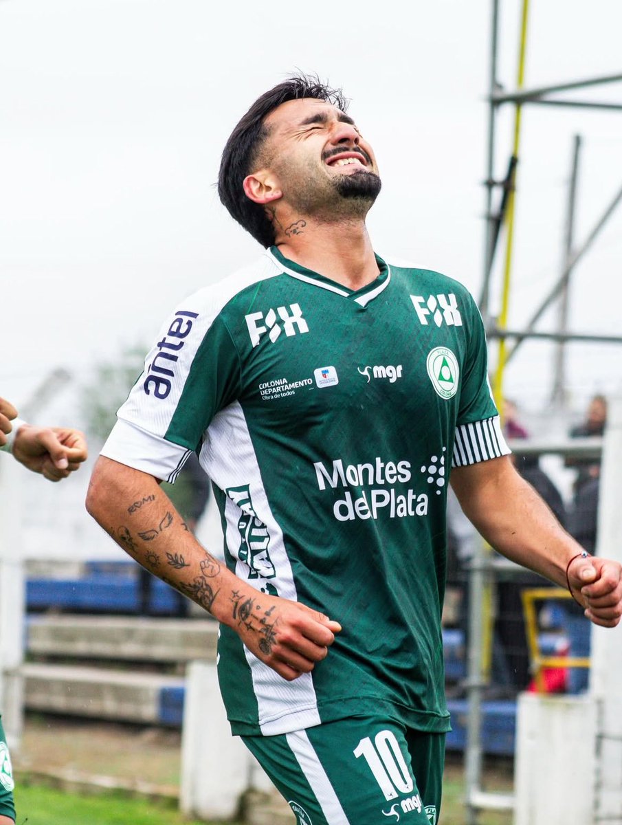 PUNTOS DE ORO
Plaza Colonia le ganó 2-0 a Juventud en Las Piedras y sumó puntos que le sientan bárbaro.

Con la calculadora en la mano, el ascenso acechando y la obligación de sumar, el equipo Pata Blanca llegó a Las Piedras en busca de puntos que le den aire, y los consiguió.