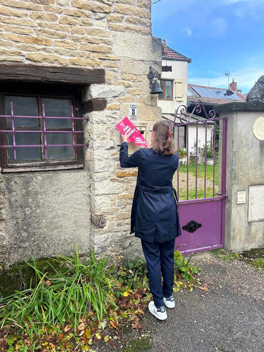 mjs_cotedor's tweet photo. Nous étions aujourd’hui à Marsannay le Bois pour un petit boitage ! 🔥

#politique 
#socialiste https://t.co/D0DEb3injH