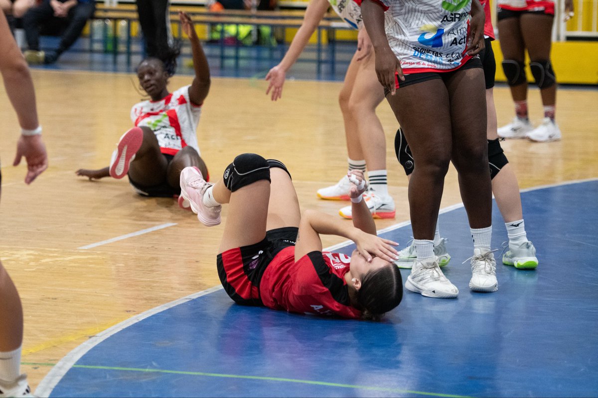 bmalcobendas's tweet photo. Partido duro. ¡𝐎𝐭𝐫𝐚 𝐛𝐚𝐭𝐚𝐥𝐥𝐚 𝐬𝐮𝐩𝐞𝐫𝐚𝐝𝐚! 👊

Seguimos sumando 🫡

#BMAlcobendas #SomosAlcobendas https://t.co/lvX4B6tsMt
