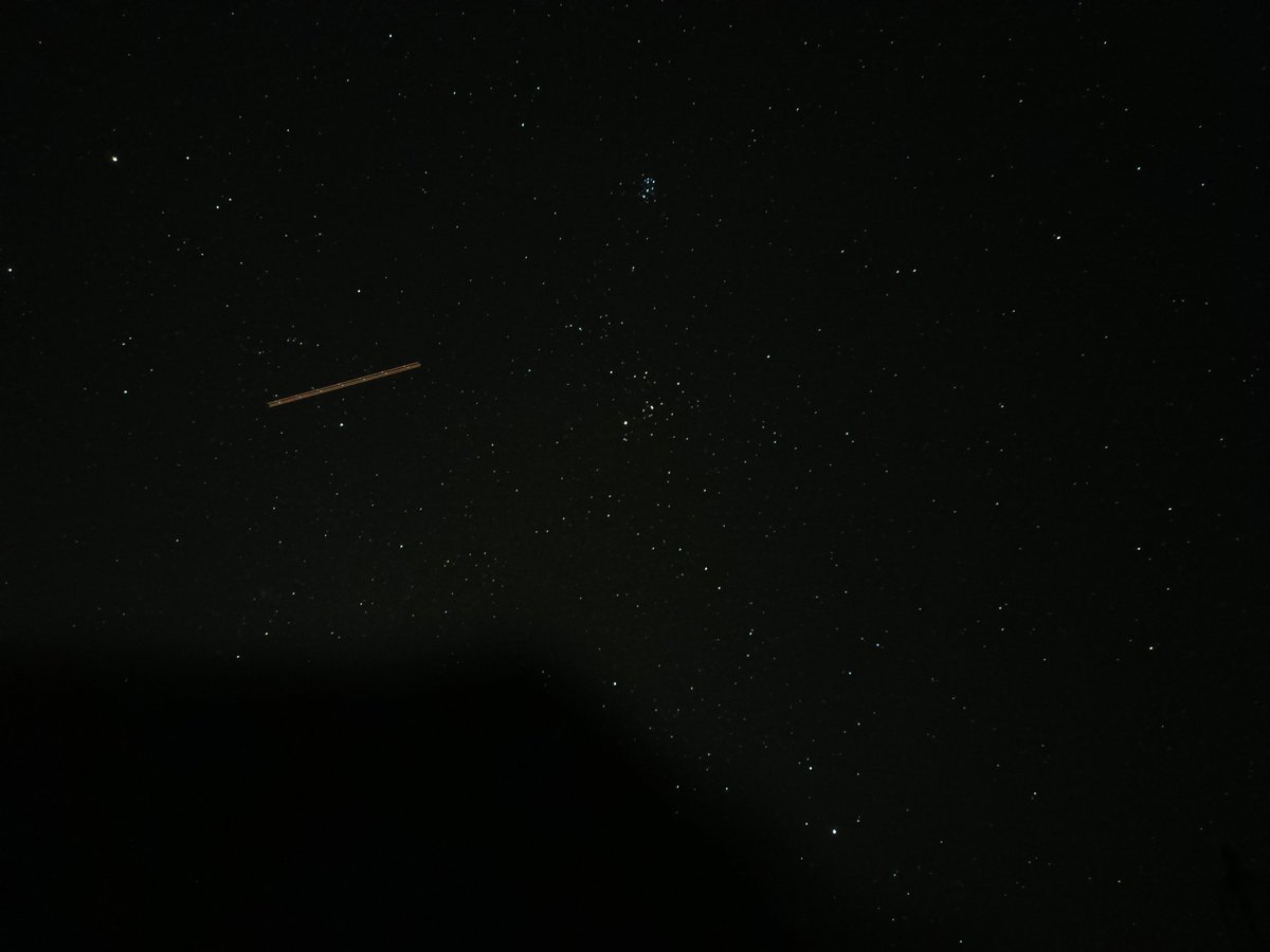 Ainmeemraa's tweet image. The beauty of low light noise areas ✨ 🌌
✈️ in 2nd photo.
Photos taken in different exposures.
#Hunza #Gilgit