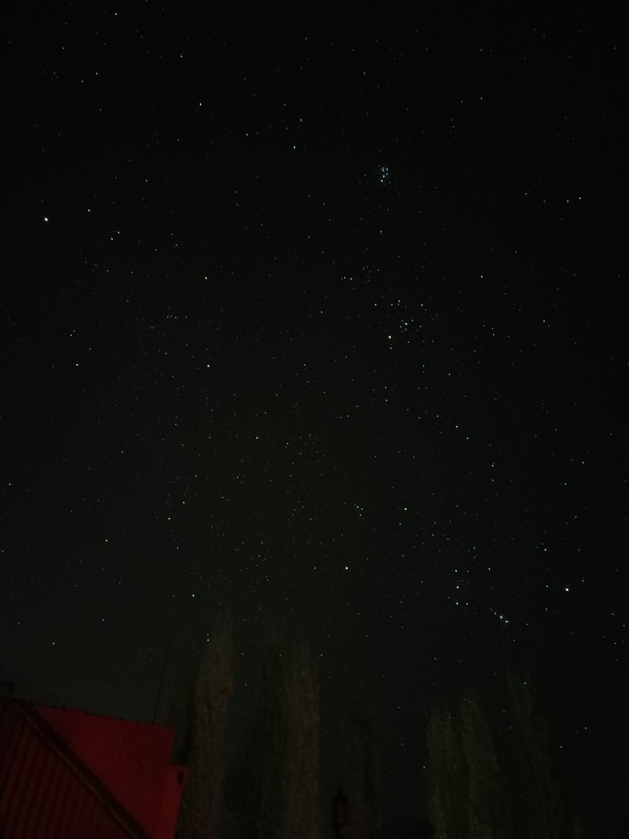 Ainmeemraa's tweet image. The beauty of low light noise areas ✨ 🌌
✈️ in 2nd photo.
Photos taken in different exposures.
#Hunza #Gilgit
