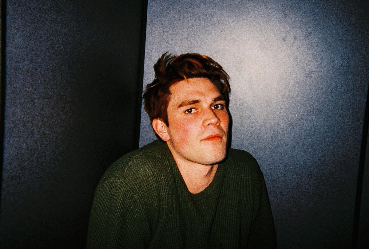 choniscamera's tweet photo. 📸 toni got some film back from the reunion party https://t.co/CZ9wvyhKhH