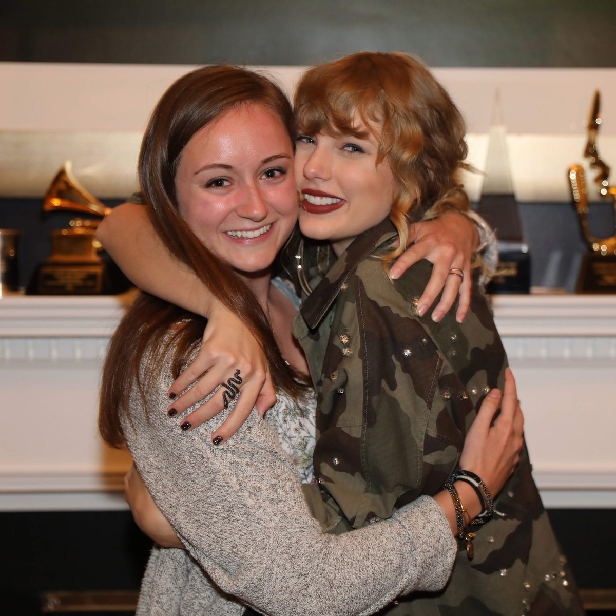 tsyoungreckless's tweet photo. happy 8 years 🥲 im older now than you were here, and that really freaks me out. ily imy @taylorswift13 🫶🏻 https://t.co/dhfNBoEZTY