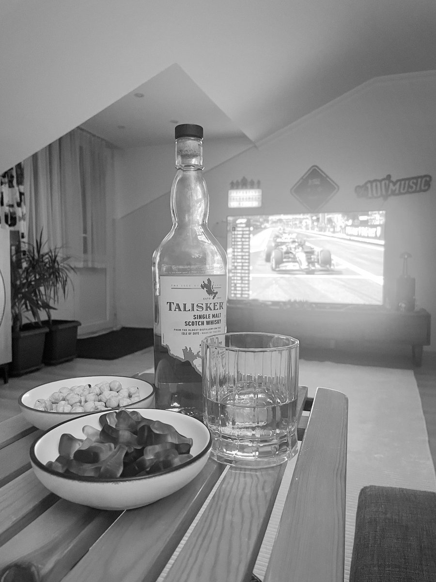 Şayet bir gün benimle başkaları arasında kalırsanız, onları seçin ve beni rahat bırakın…
#cumartesi
#ekim2025