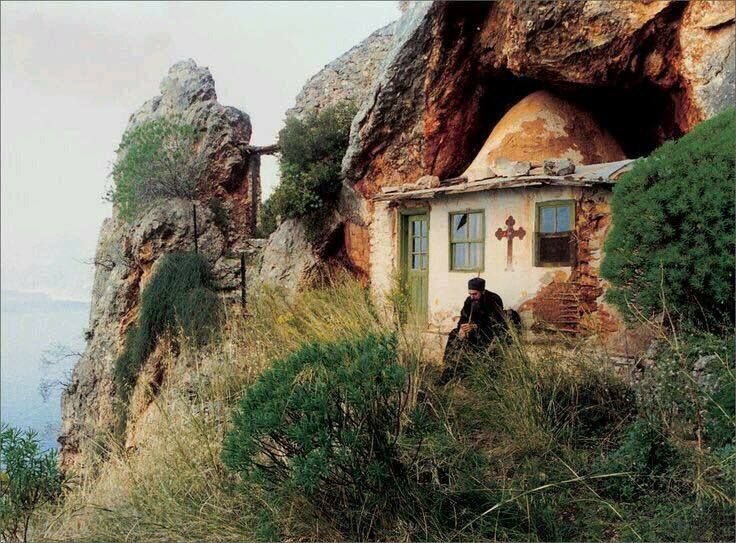 LuisLandeira's tweet photo. «Hablas del cielo y del infierno, de este maestro y de aquel, pero... ¿y tú? ¿Sabes quién eres tú?»
Nisargadatta https://t.co/QL6eK8ZkyX