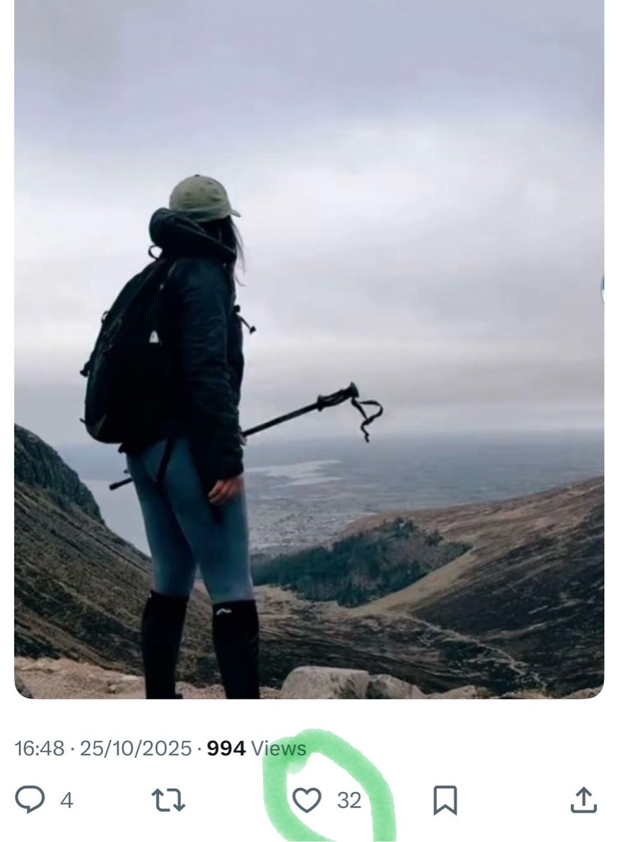 Emma_Louise tweet media