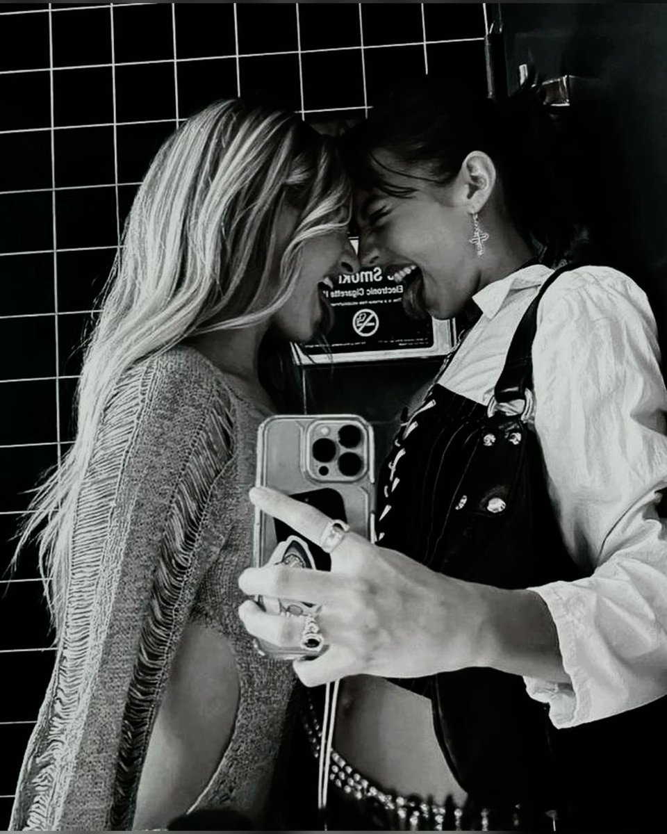 WickedFaddist's tweet photo. » with me. I hope today you are surrounded by nothing but happiness. I love you more than I can express and I hope you know that I’m never too far from you. I’m always here for you no matter what and I always will be. https://t.co/UGe9qDkqld