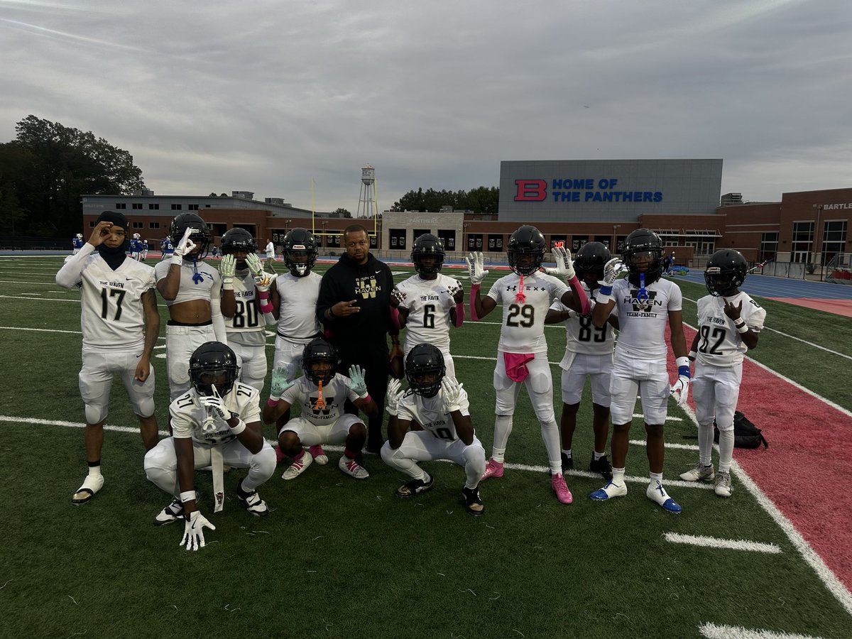 jmgreene7's tweet photo. Them SlideOuts did NUMBERS last night! Accounted for 3 TDs with another 1 called back! No drops! No holding penalties! #SlideOuts #RespectTheHaven #BestGroupInTheState https://t.co/ImzZYDsVR4