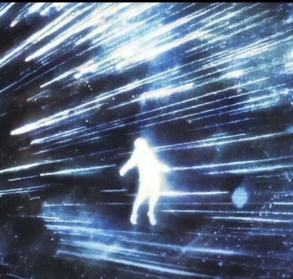 veryemptybrain's tweet image. clothes from 2019 (when I was 12/13) are fitting me again