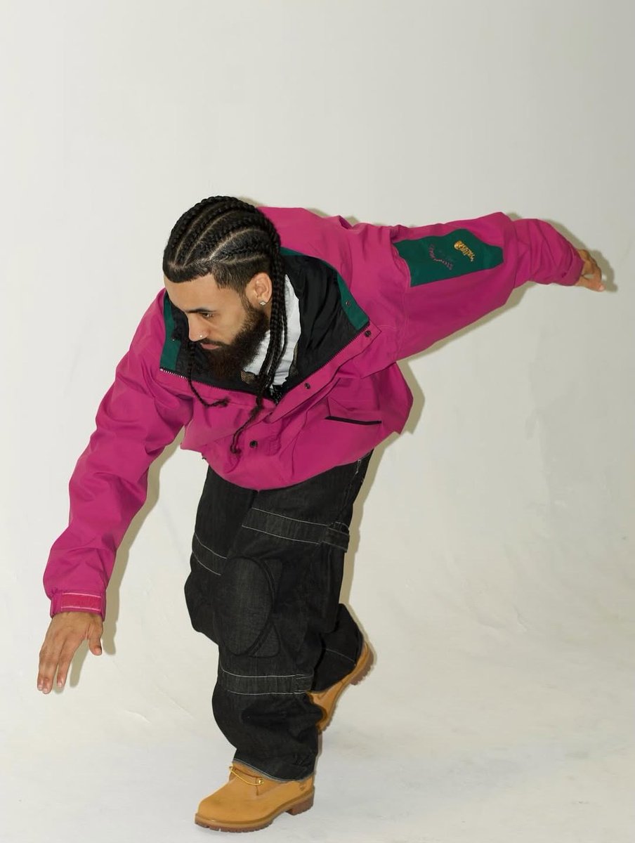 _FIRE_STICK_'s tweet image. Wer I from nu sum JON go fit come comment &quot;man paaa u dey wear pink&quot; just to seek attention &amp;amp; rather get BLOCKED😂😂😂