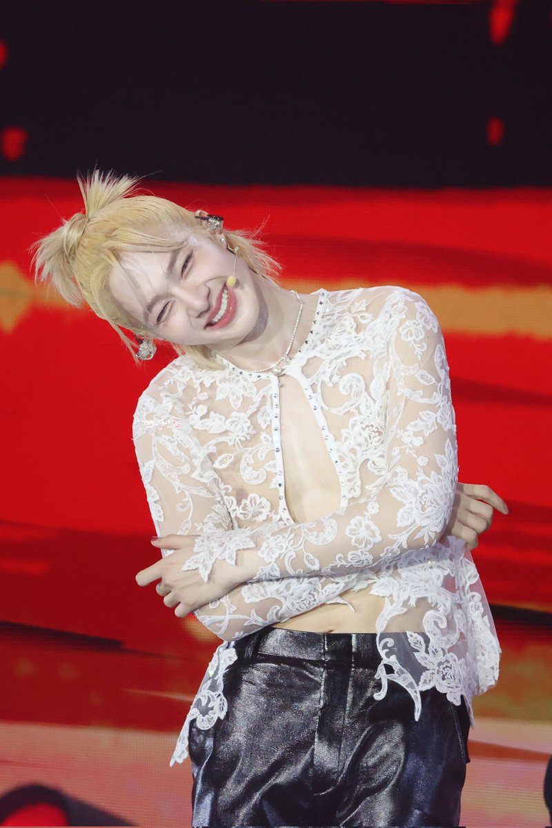 ยอมรับว่าแพ้มากกกกก แบบมากๆๆๆ 
251025 ─ ♡⤾·˚

ZEENUNEW 2ND CONCERT #ZNNCrazyInLoveConcert ❤️‍🔥
 ꒰ིྀ #NuNew ˚◡̈🎀 : #mmsnap_ 🧸  ꒱ིྀ