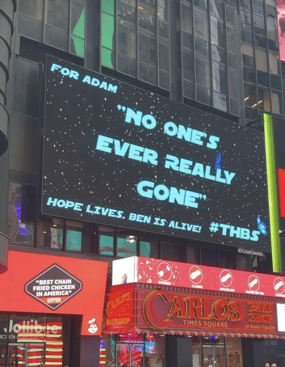 reyloversum's tweet photo. this billboard has the perfect location https://t.co/ZlTvqZeJ8S