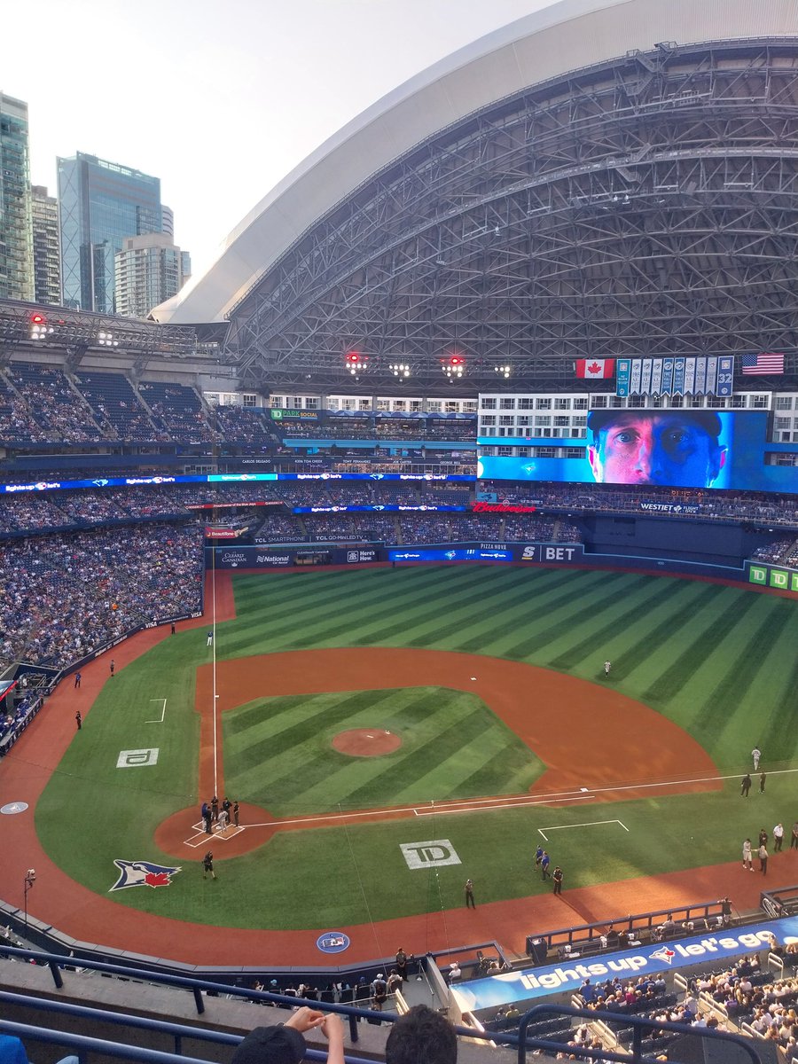 Lindsey Hall tweet media