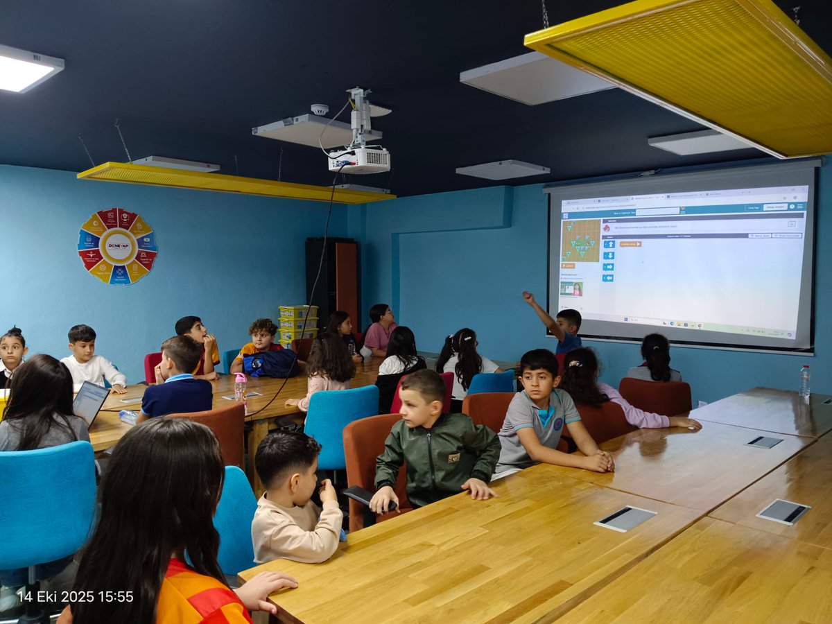 GSB_SiirtGM's tweet image. 🎉 11-26 Ekim Codeweek Haftası kapsamında minik teknoloji meraklılarımızla dopdolu bir etkinlik gerçekleştirdik! 💻✨
Çocuklarımız hem eğlendi hem de kodlama dünyasını keşfederek yeni şeyler öğrendi.
