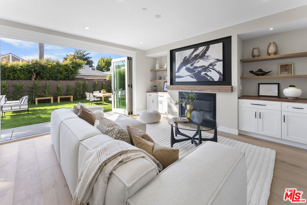 DanMishev's tweet photo. 🏡 7501 Agnew Ave, Los Angeles
Open House: Today 2–5 PM

✨ NEW CONSTRUCTION ✨
4 Bed | 5 Bath | 3,200 sqft | $3,999,500

Prime North Kentwood Westchester living! https://t.co/oskUhaVyFu