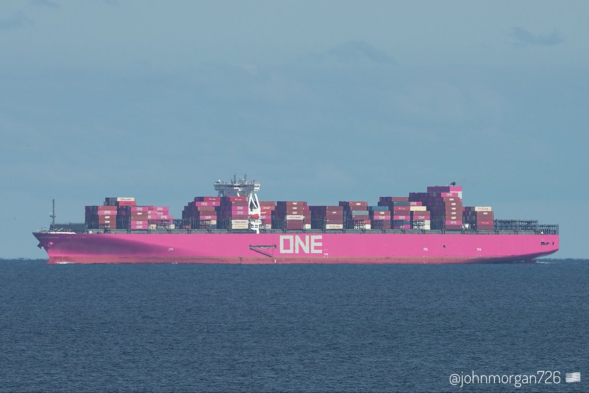 johnmorgan726's tweet photo. #FoundONE #MagentaNotPink @OceanNetworkExp 364 meter Bird-class #ContainerShip the #ONEFalcon, IMO:9741425 en route to Norfolk, Virginia @ONENorthAmerica flying the flag of @ONE_LINE_JAPAN π―π΅. #AsONEWeCan #ShipsInPics https://t.co/BqPY6ST3lp