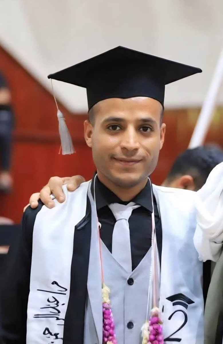 شرطة تعز :  
ثلاثة من المتهمين على ذمة قضية مقتل  عبدالرحمن النجاشي، التي حدثت في مدينة التربة،  تم تحويلهم إلى النيابة العامة لمباشرة التحقيقات في القضية وفقاً للقانون.