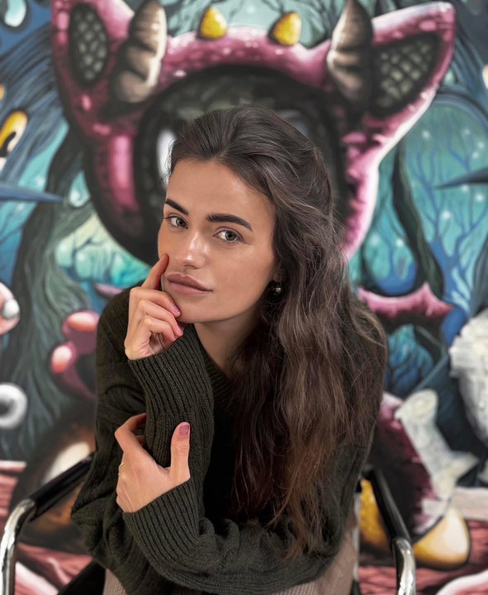 Loes van Delft tweet media