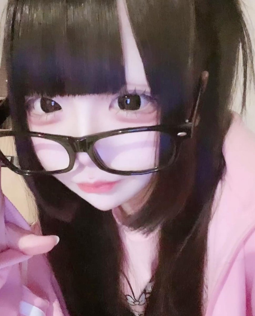 RiscaArchitect's tweet photo. 金曜日午後のメモ：曇り／集中したい。
掃除する→音楽を聴く。少しずつ前へ。 🍛 https://t.co/mLNO4AyQuH