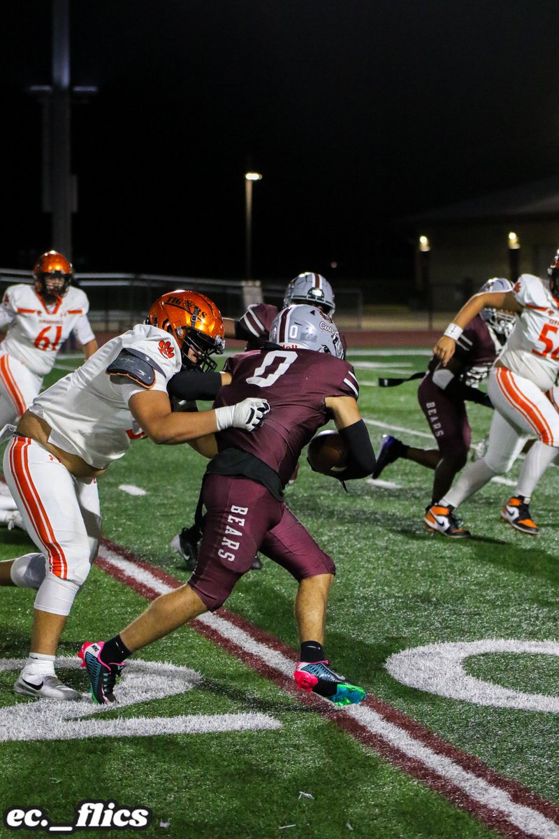 Reg Season Film ‼️

hudl.com/v/2T3U1h

6/9 Games Played

46 Tot tackles 
8 TFL
4 sacks 
2 Force Fumbles 
2 Fumble Recovery’s 
1 pick