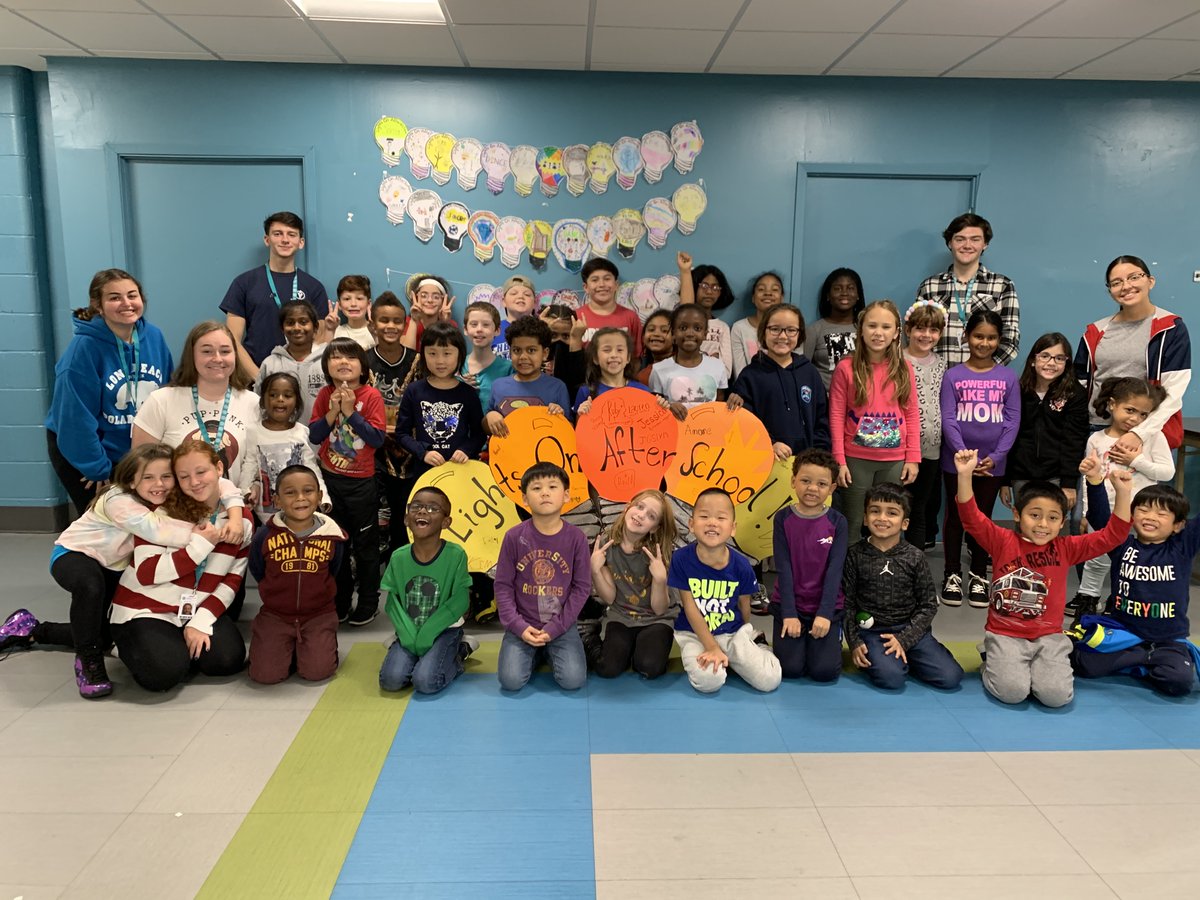 afterschool4all's tweet photo. #LightsOnAfterschool may be over, but millions of kids nationwide are still missing out on the valuable afterschool opportunities they need to learn, grow, and thrive. Reach out to your reps in Congress: https://t.co/sltJ5DS30X https://t.co/JzI542yD90