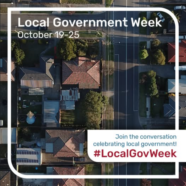 TweetsofMidtown's tweet photo. As #LocalGovWeek (Oct 19-25) wraps up, we want to give a big thank-you to all the hardworking @CityofLdnOnt staff, who are on the streets, in offices, and behind the scenes. Keeping our neighbourhood and city running every day!
#midtownyxu #ldnont #londonontario #ThankYou https://t.co/x4lkhnhPn0
