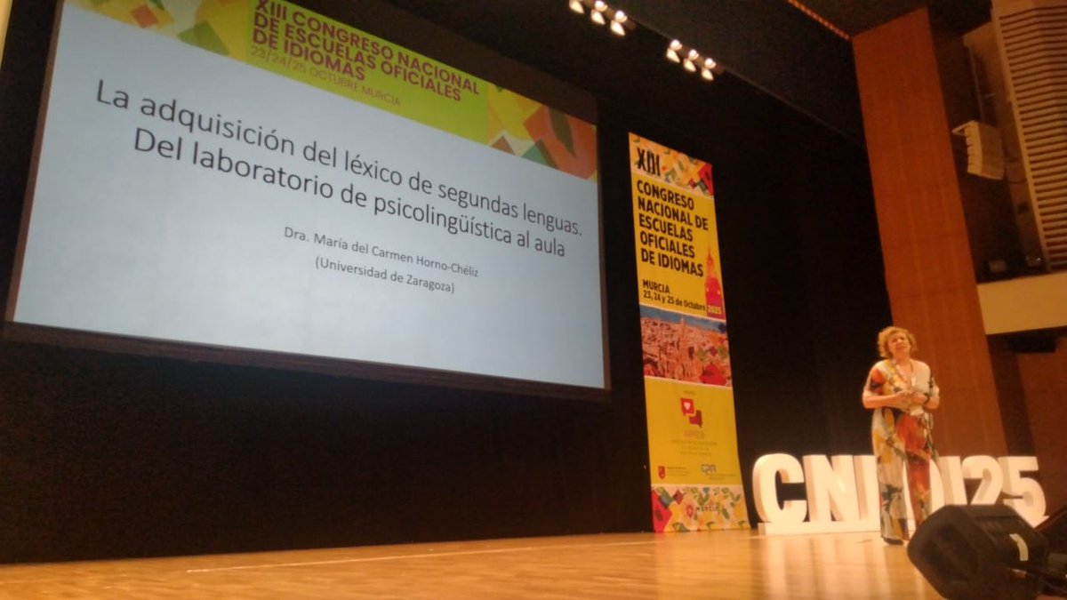 Lo que nos hace diferentes, esa capacidad de aprender y usar lenguas humanas ¡Llenemos el cerebro de palabras para ello! ¡Gracias <a href="/m_horno/">Mamen Horno Chéliz</a> por ser tan inspiradora! #adquisiciondelexico #eoinclusion <a href="/AMPREOI/">AMPREOI</a> <a href="/Educarm/">Educarm</a>