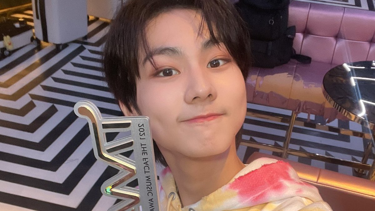 𝐞pip𝕙any's 𝖉i𝕝e𝚖𝚖a ! tweet media