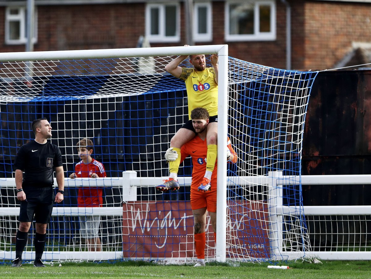 edmayesphoto's tweet image. Match reaction from today’s @utdcos Premier Division North contest between @harrowbyutd1949 and @HucknallTownFc.

Full set here- fb.me/edmayesphotogr…