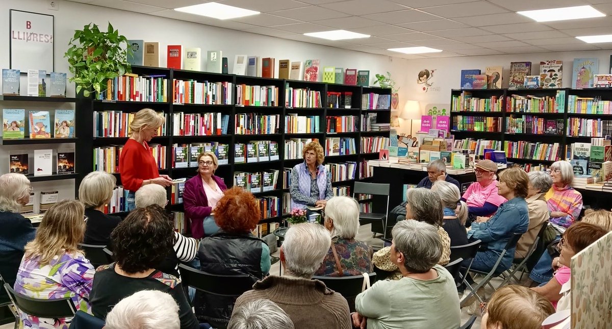 Llibreria Vitel·la tweet media