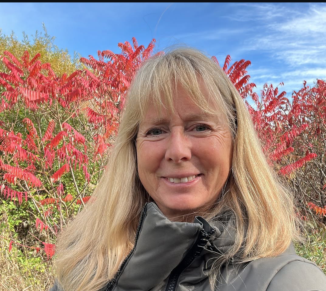 It's a beautiful day for a walk in the trail ❤️❤️enjoy everyday as though it's you last 😘 love #fall