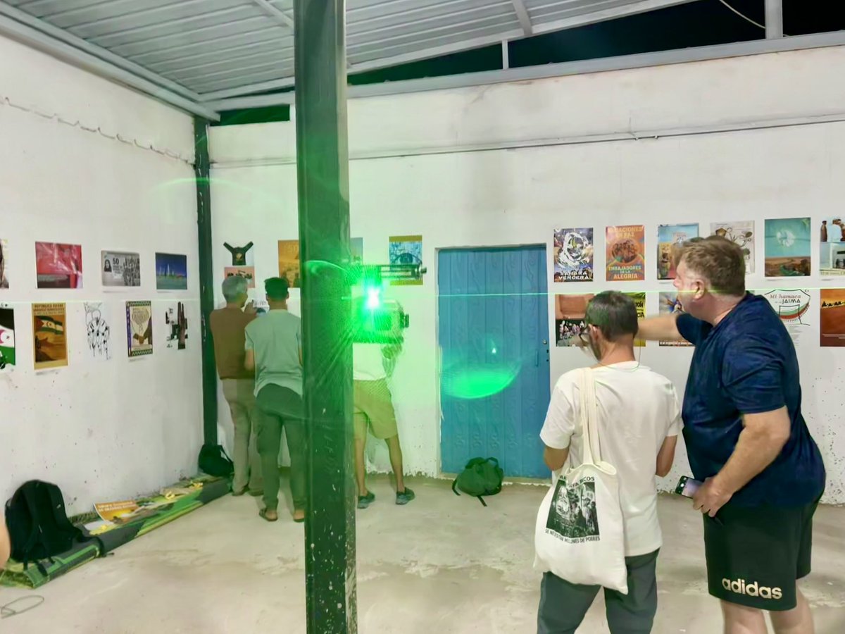 ARTifariti #50grandesexitos calentando motores. ¡Mañana inauguramos! Del 26 al 31 de octubre en la Escuela Saharaui de Artes (Bojador, Campamentos Saharauis). ✌🏽🇪🇭