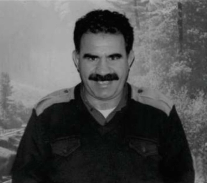 serihildeeee's tweet photo. 21. yüzyıl Kürt-Türk savaşı temelinde yaşanacaktır. Bu karakterdeki bir savaşın, korkunç sonuçları olacaktır. Bu da iki halk açısından, onarılmaz bir durum ortaya çıkaracaktır. Böylesine bir savaş gelişirse, bu durumda Türkiye parçalanır. Türkiye diye bir şey kalmaz.

-Başkan Apo https://t.co/dB42rJ9TaH