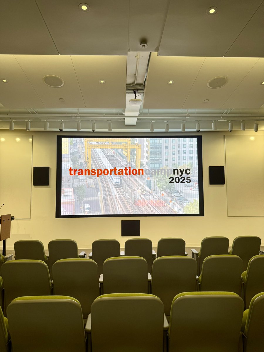 Emily Smith tweet media